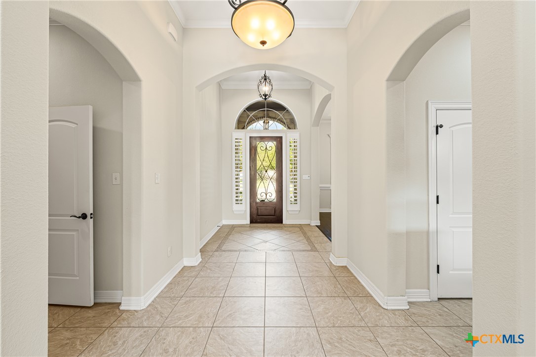 5819 Wooded Creek Cove