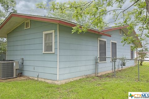 A home in Shiner