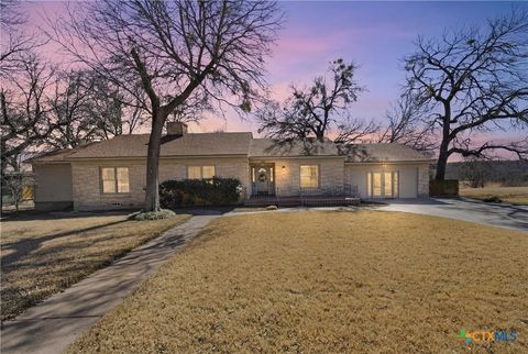 606 College Street Gatesville TX 76528