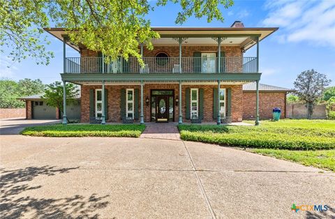 6 Carriage Square Waco TX 76708