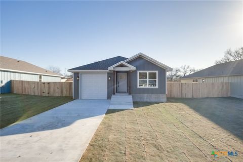 Photo of 1208 Mills Street, Gatesville, TX 76528 (MLS # 602201)