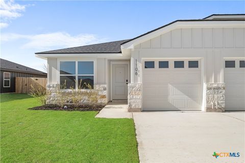 Photo of 1106 College Avenue, Troy, TX 76579 (MLS # 600473)