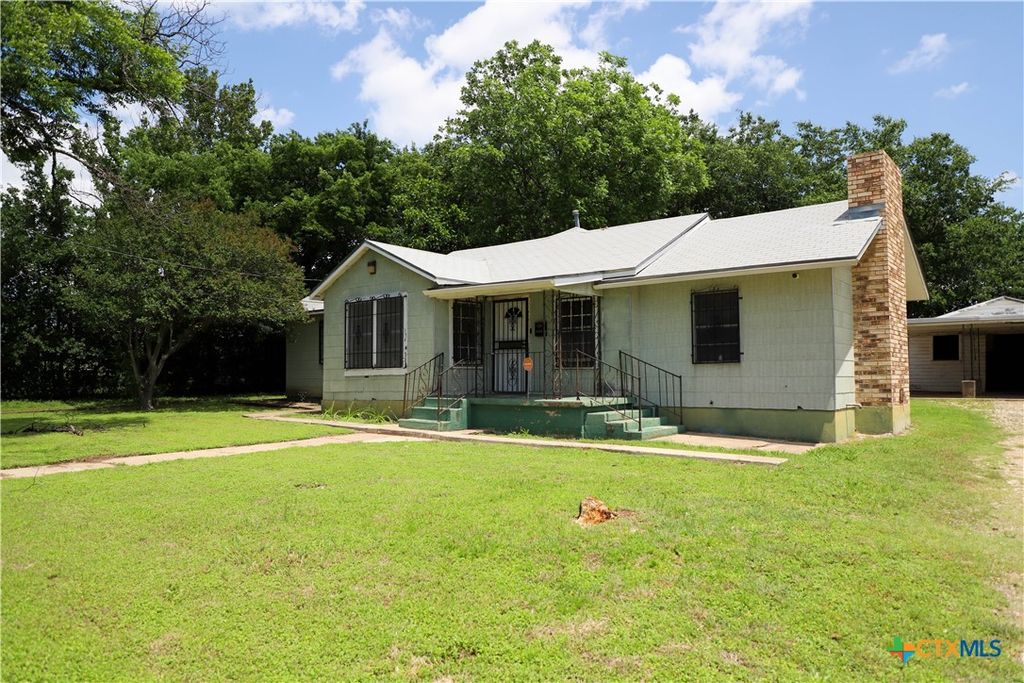 Photo of 1208 N College Street, Killeen, TX 76541 (MLS # 613542)