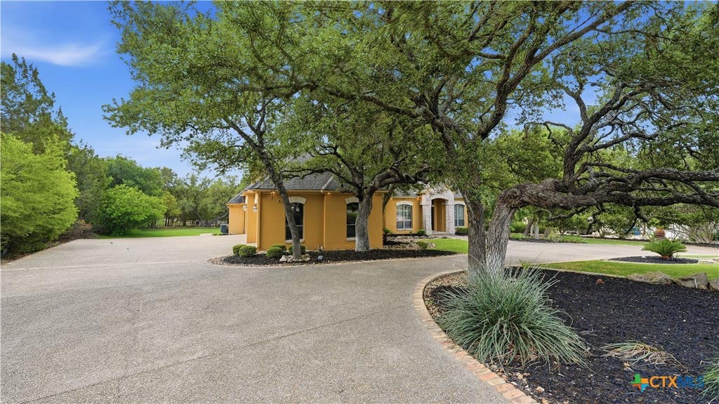 Photo of 9752 Trophy Oaks Drive, San Antonio, TX 78266 (MLS # 606441)