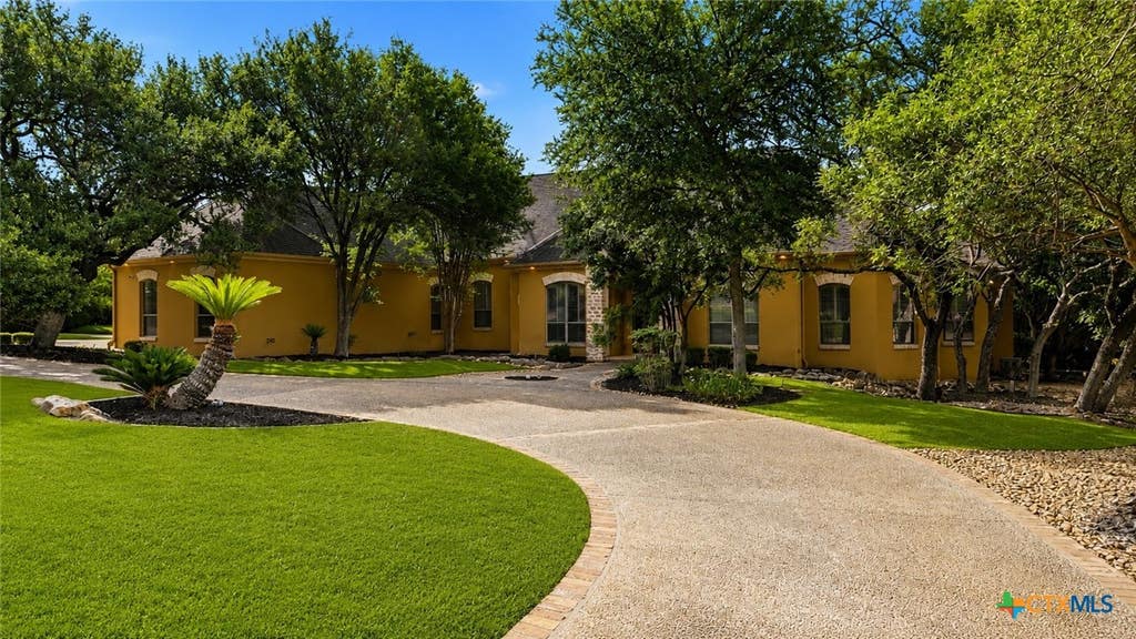 Photo of 9752 Trophy Oaks Drive, San Antonio, TX 78266 (MLS # 606441)