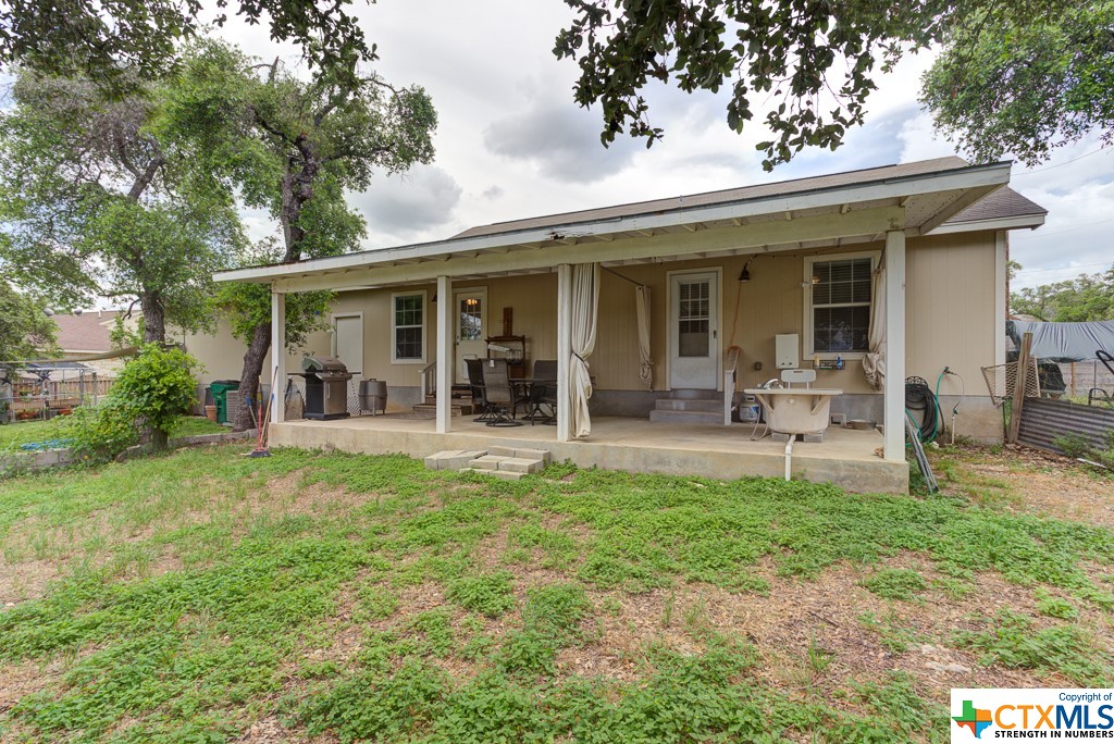Fischer, Texas 78623, United States, 3 Bedrooms Bedrooms, ,2 BathroomsBathrooms,Residential,Pending,61311