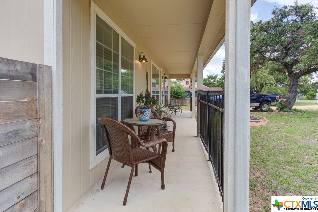 Fischer, Texas 78623, United States, 3 Bedrooms Bedrooms, ,2 BathroomsBathrooms,Residential,Pending,61311