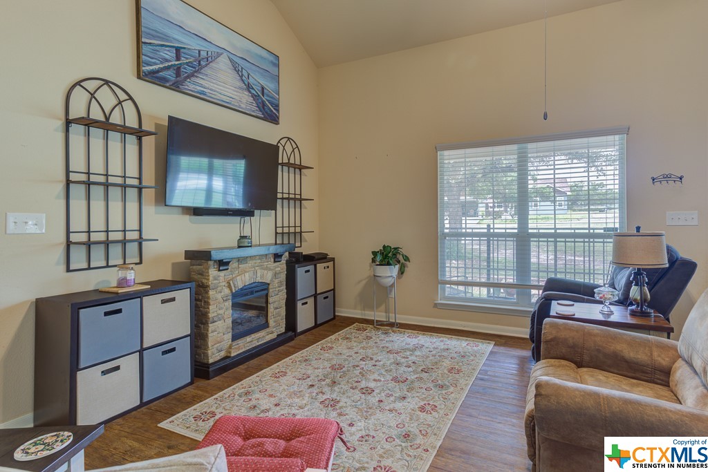 Fischer, Texas 78623, United States, 3 Bedrooms Bedrooms, ,2 BathroomsBathrooms,Residential,Pending,61311