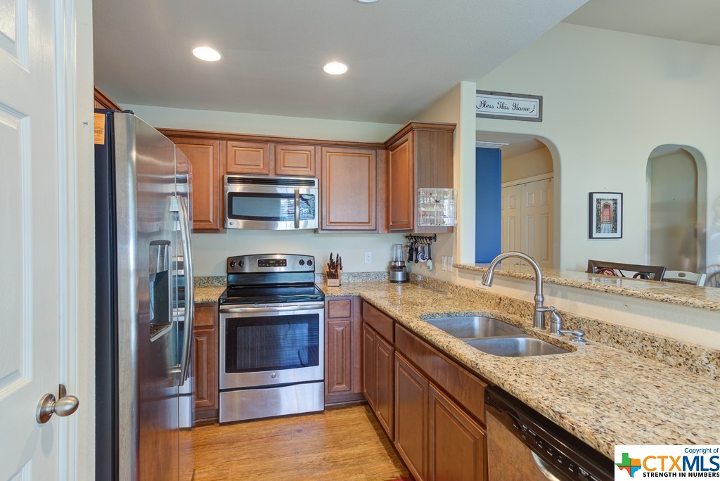 Fischer, Texas 78623, United States, 3 Bedrooms Bedrooms, ,2 BathroomsBathrooms,Residential,Pending,61311