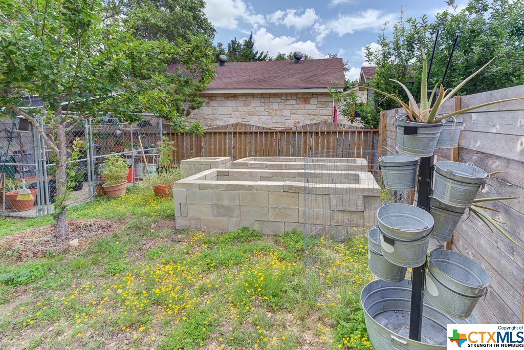 Fischer, Texas 78623, United States, 3 Bedrooms Bedrooms, ,2 BathroomsBathrooms,Residential,Pending,61311