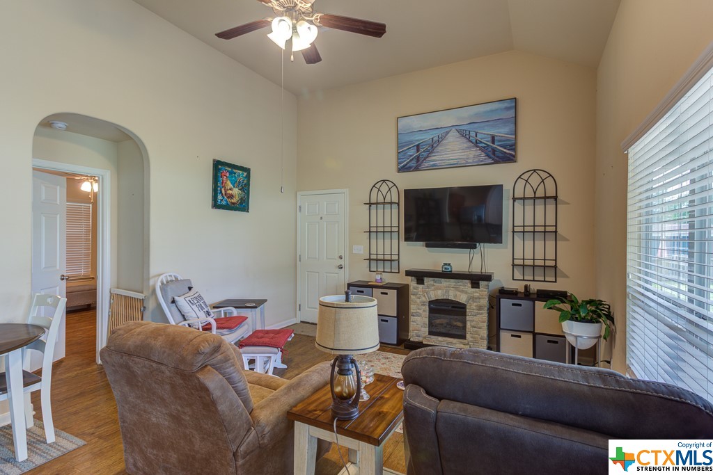 Fischer, Texas 78623, United States, 3 Bedrooms Bedrooms, ,2 BathroomsBathrooms,Residential,Pending,61311