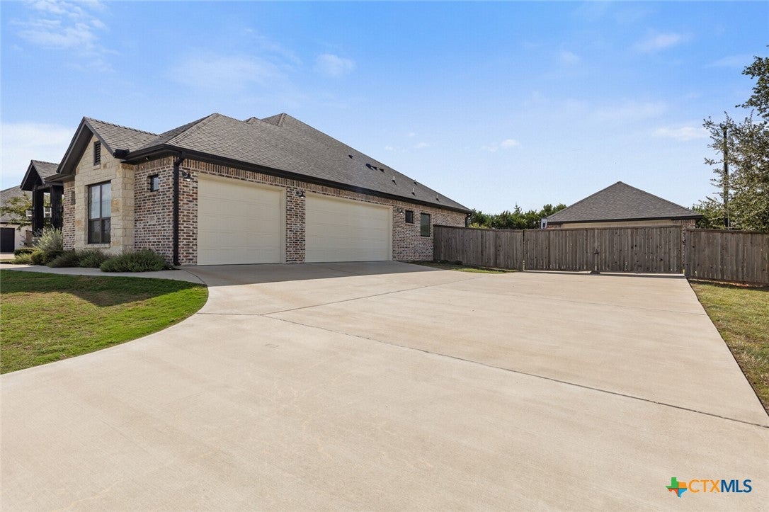 8244 Jericho Bluff
