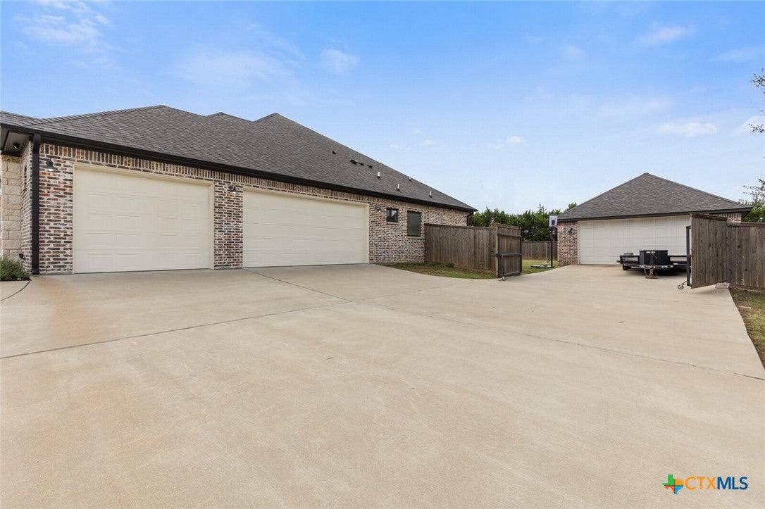 8244 Jericho Bluff