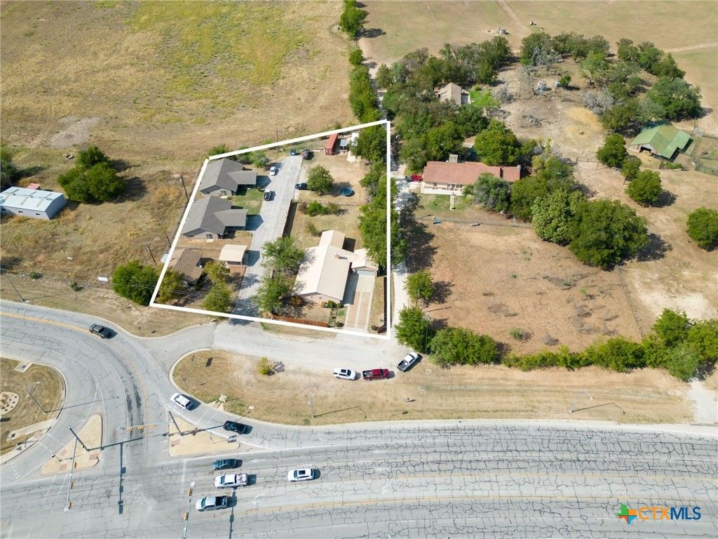 Photo of 1707 E Fourth St St, Lampasas, TX 76550 (MLS # 610719)