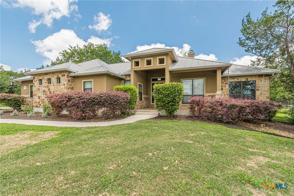 Photo of 2628 Wolf Lair, New Braunfels, TX 78132 (MLS # 615538)