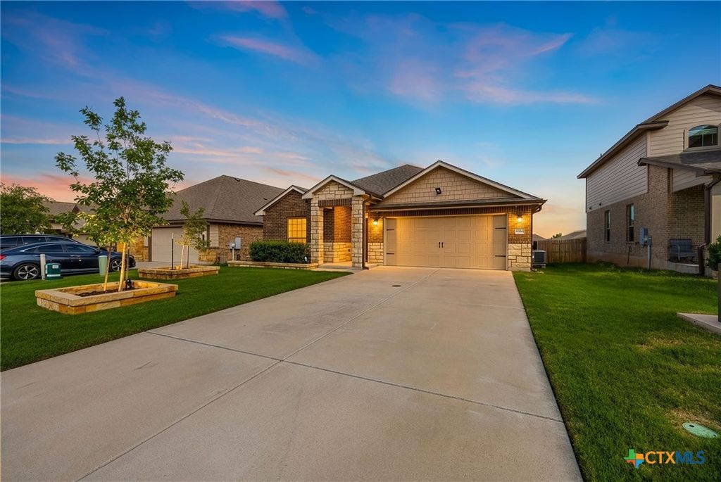 Photo of 6166 Lavaca Drive, Belton, TX 76513 (MLS # 610828)
