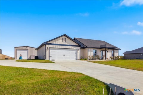 Photo of 297 Whitetail Lane, Victoria, TX 77905 (MLS # 623455)