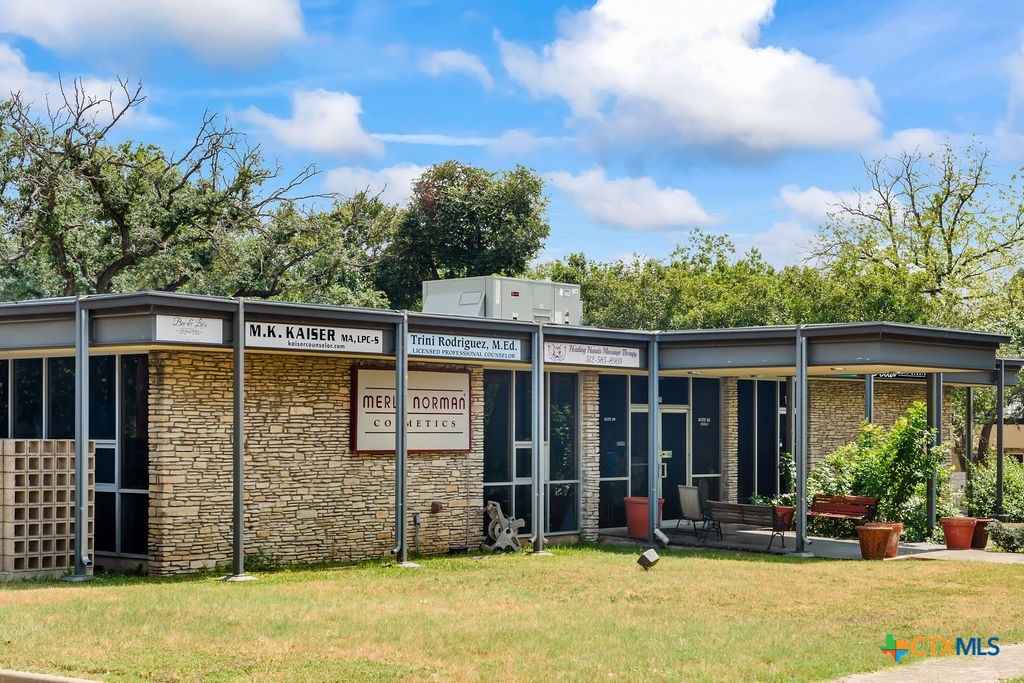 705 W Hopkins Street