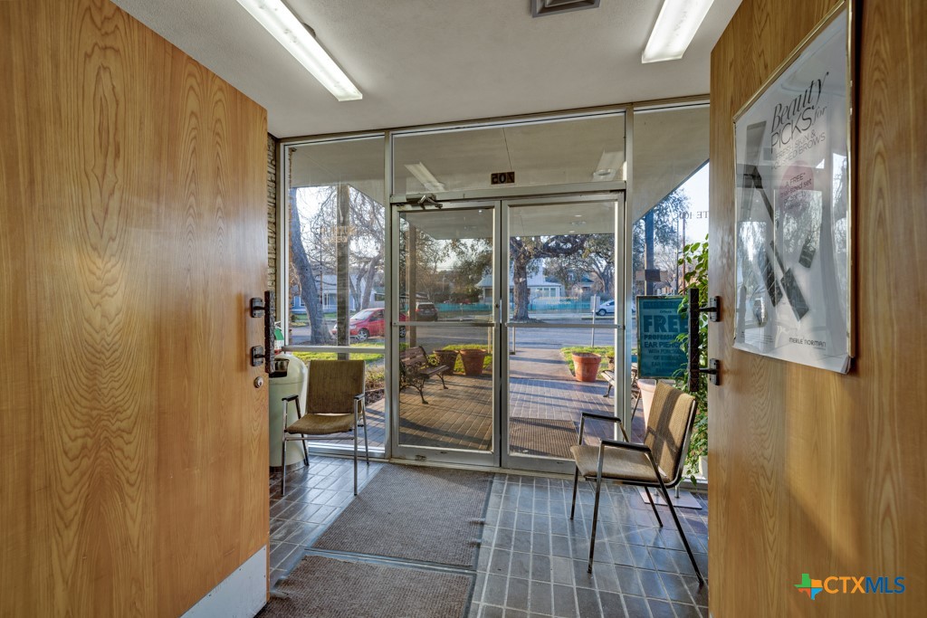 705 W Hopkins Street