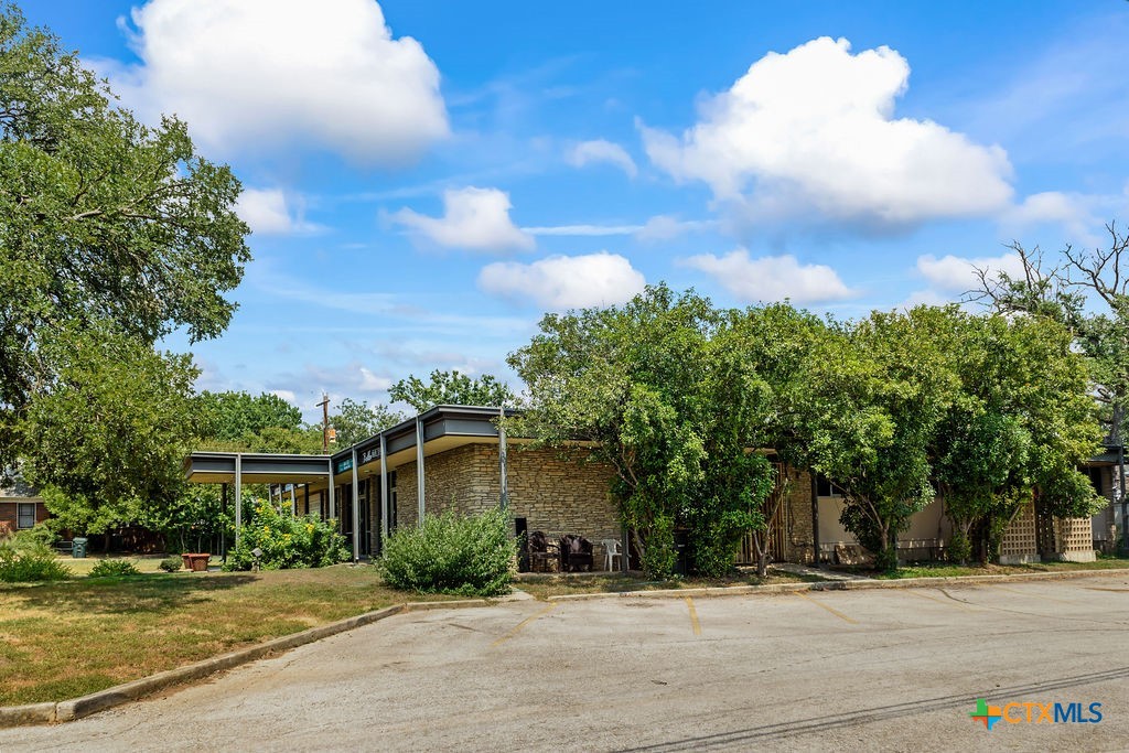 705 W Hopkins Street