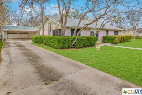 A home in Canyon Lake