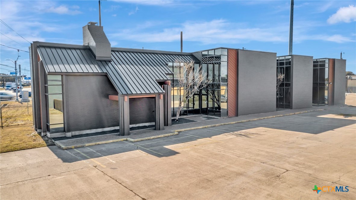 Photo 1 of 15 — 4104 Houston Highway 500, Victoria, TX 77901