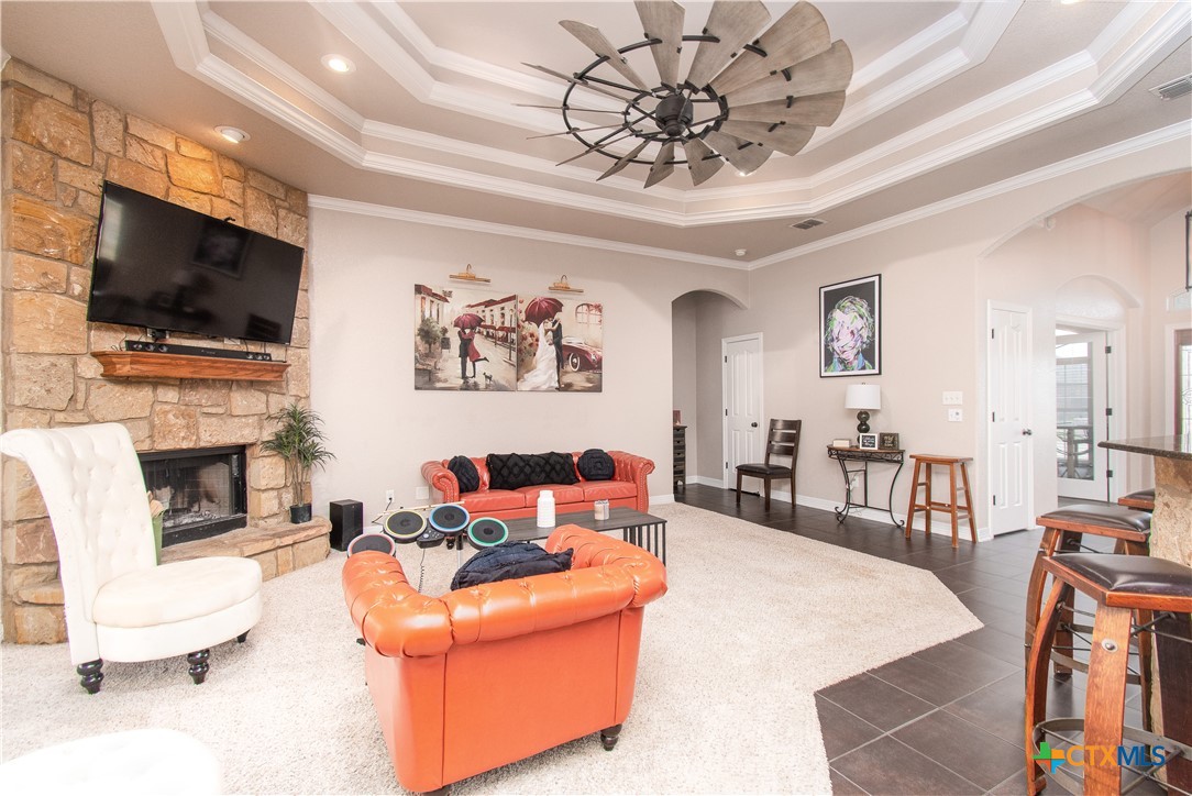 5900 Quenselite Trail