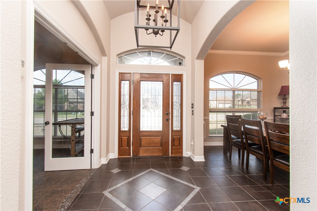 5900 Quenselite Trail