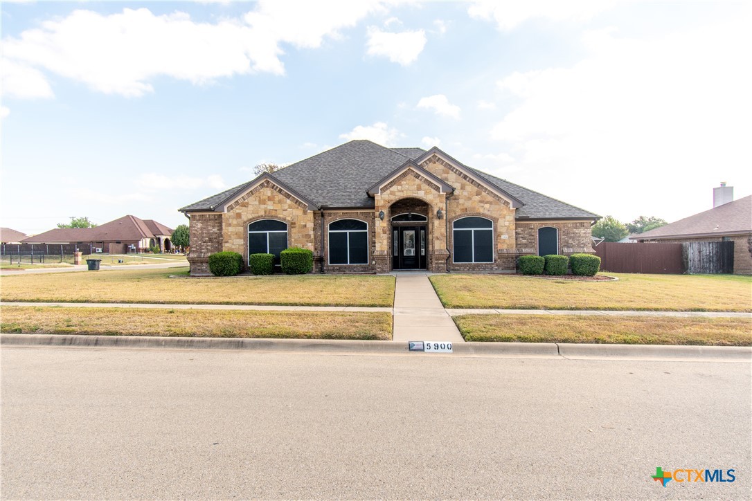 5900 Quenselite Trail