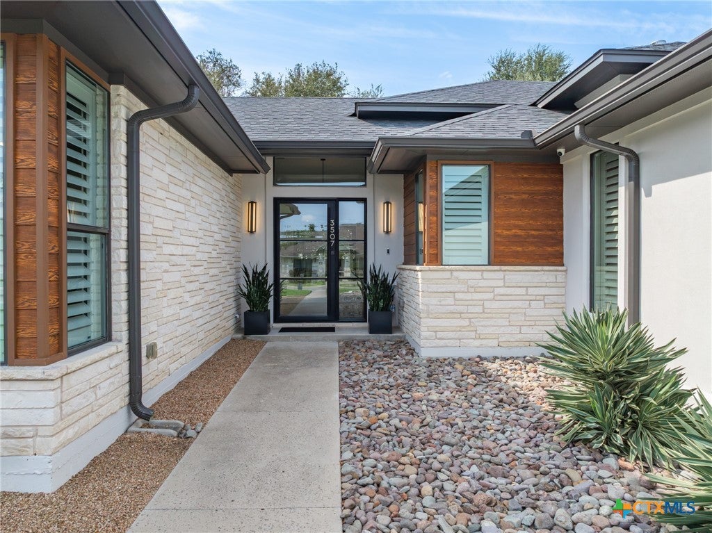 3507 Lions Ridge Drive