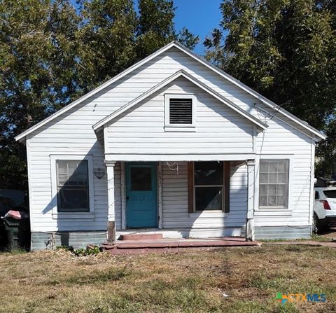 Photo of 331 E Main St, Yorktown, TX 78164 (MLS # 599668)
