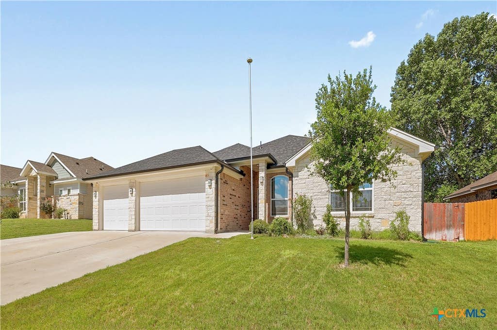 Photo of 205 Slippery Elm Drive, Nolanville, TX 76559 (MLS # 616998)
