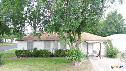 Photo of 701 E Hiller Street, Victoria, TX 77901 (MLS # 627748)