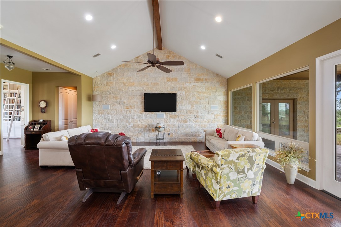 1519 Brushy Top Trail