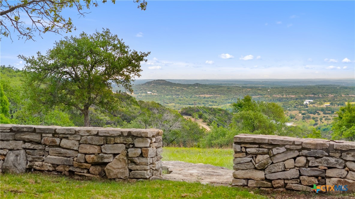1519 Brushy Top Trail