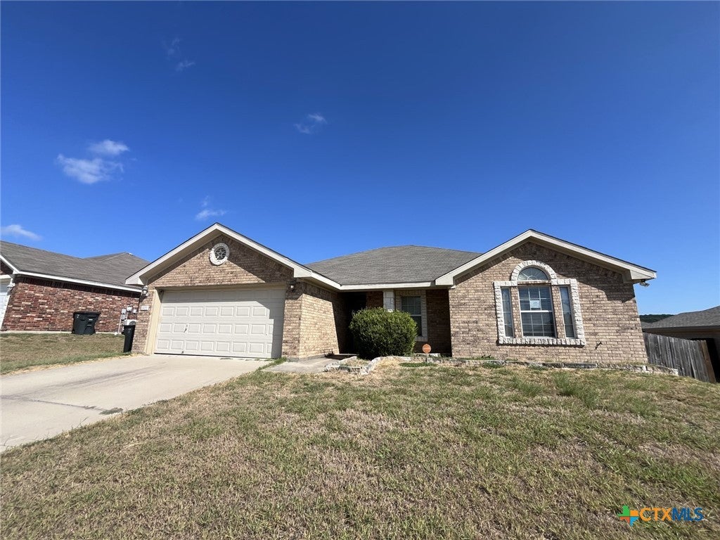 Photo of 403 Hedy Drive, Killeen, TX 76542 (MLS # 622613)