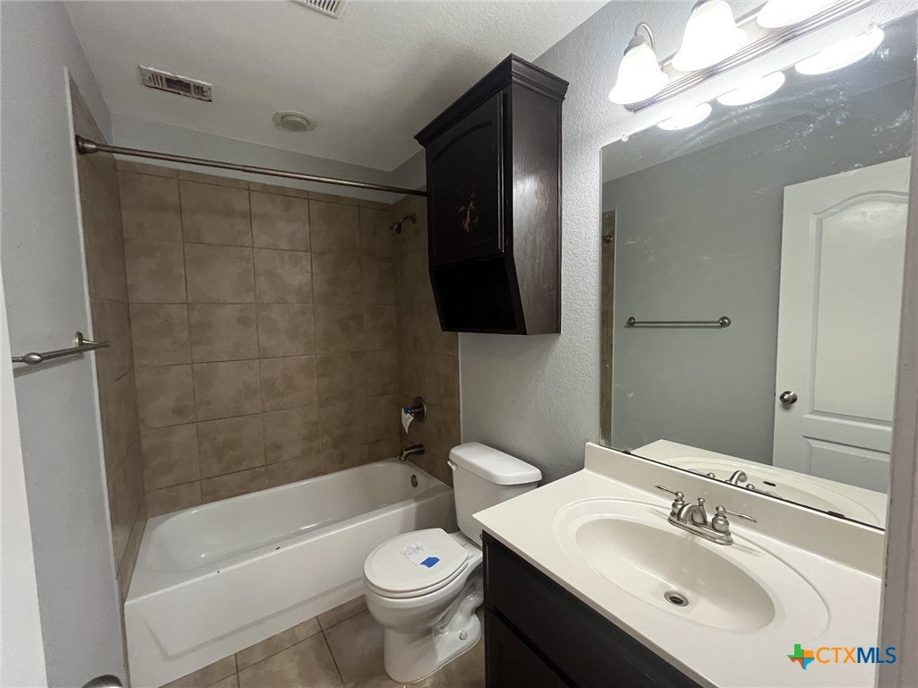 Photo of 403 Hedy Drive, Killeen, TX 76542 (MLS # 622613)