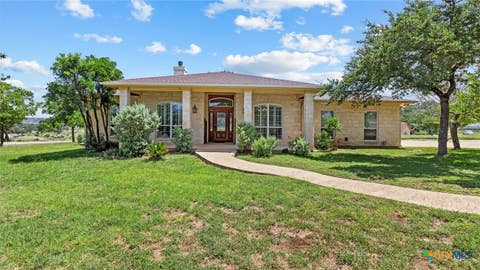 Photo of 1443 Kings Cove Drive, Canyon Lake, TX 78133 (MLS # 617251)