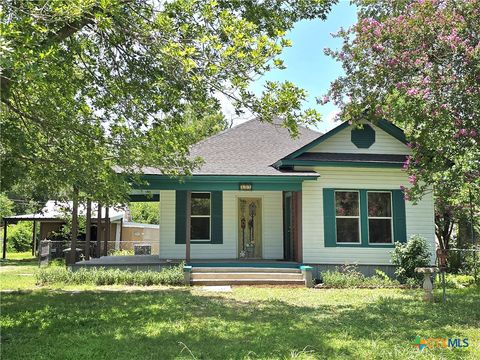 Photo of 429 N Main Street, Rockdale, TX 76567 (MLS # 603273)