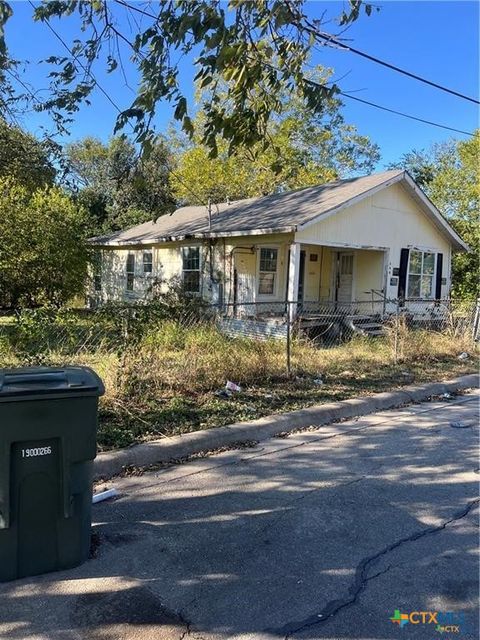Photo of 508 Henderson Street, Temple, TX 76501 (MLS # 616200)