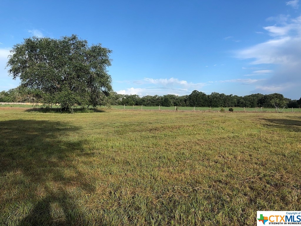 Photo 1 of 4 — Lot 1 PVT 1672, Hallettsville, TX 77964