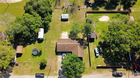 233 Bungalow Avenue Goliad TX 77963