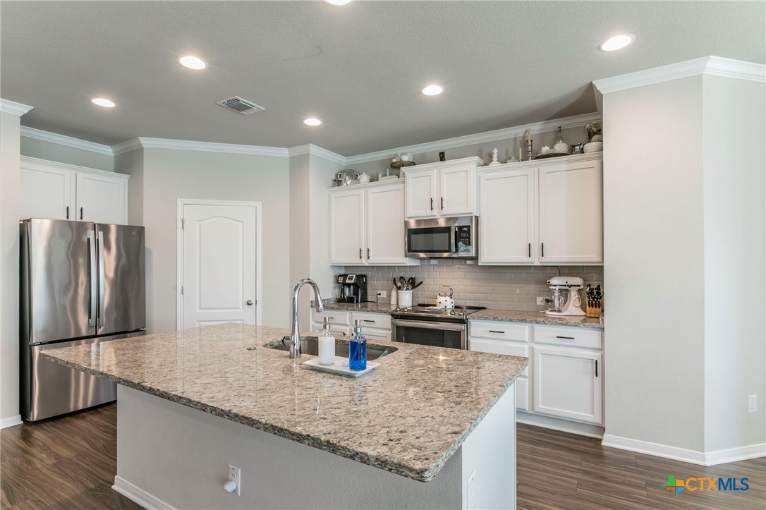 611 Hawks Shadow Drive