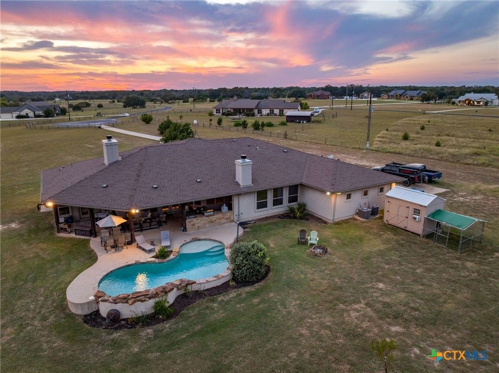 Photo of 209 Stonehouse Drive, Liberty Hill, TX 78642 (MLS # 611029)