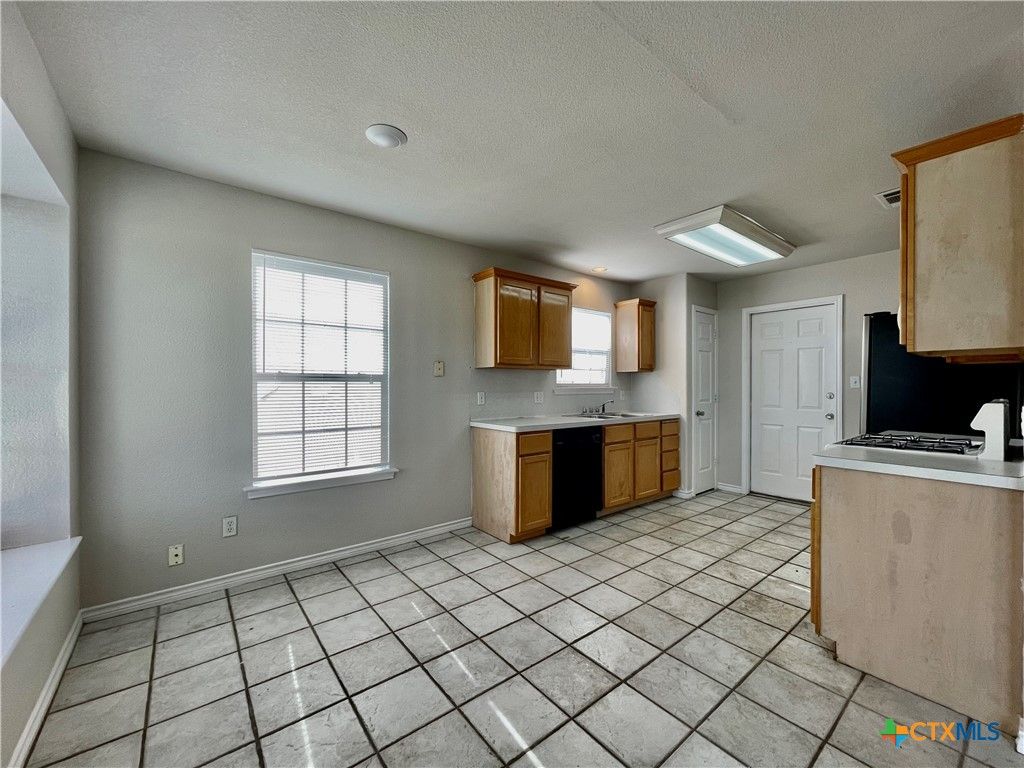 Photo of 609 Chicago Street, San Marcos, TX 78666 (MLS # 584508)