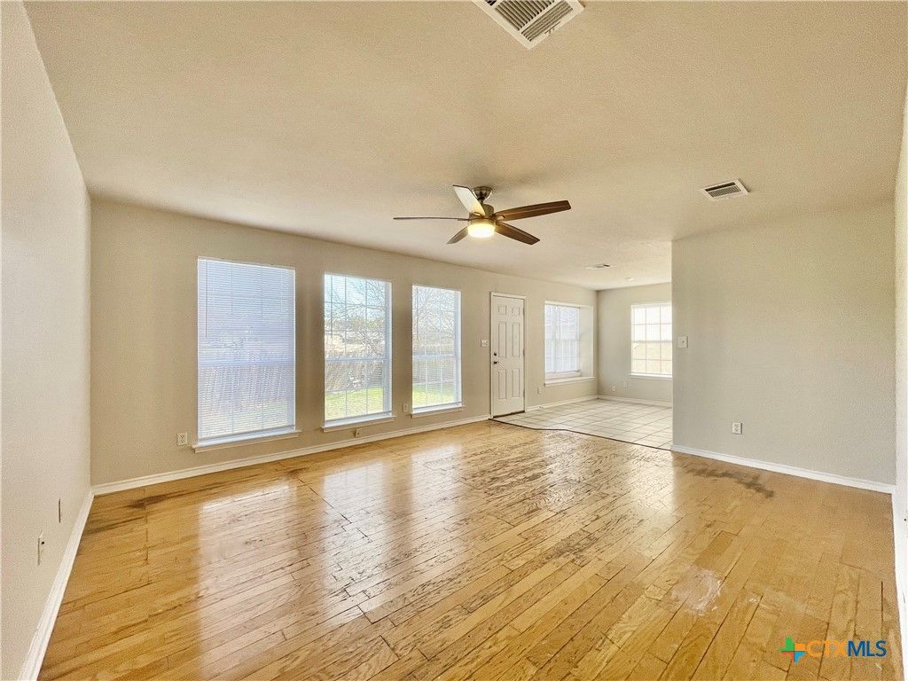 Photo of 609 Chicago Street, San Marcos, TX 78666 (MLS # 584508)