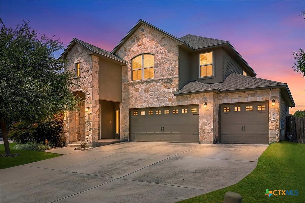 Photo of 316 Limestone Creek, New Braunfels, TX 78130 (MLS # 613756)