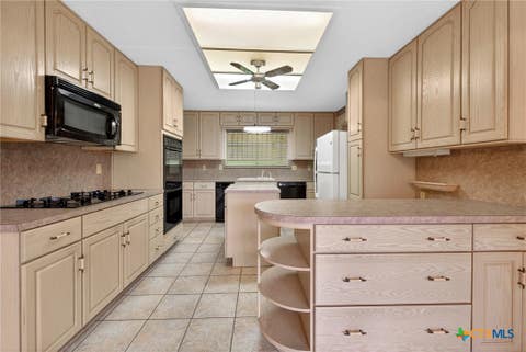 Photo of 605 E Mary Jane Drive, Killeen, TX 76541 (MLS # 621687)