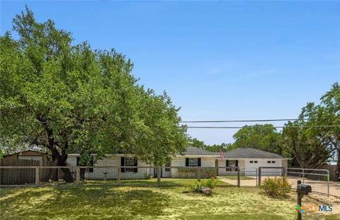 Photo of 1106 Amanda, Canyon Lake, TX 78133 (MLS # 622115)