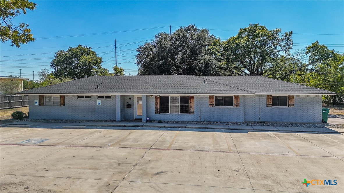 105 Lake Road